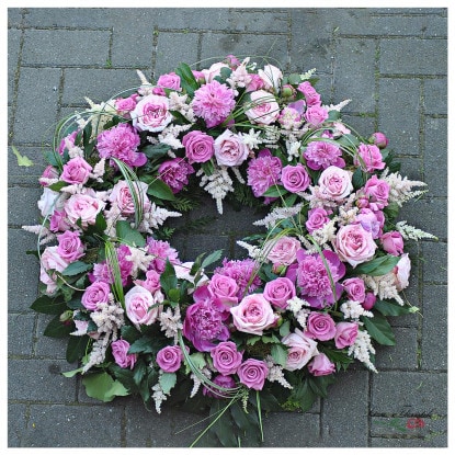 Trauerkranz in rosa mit Ecuador Rosen