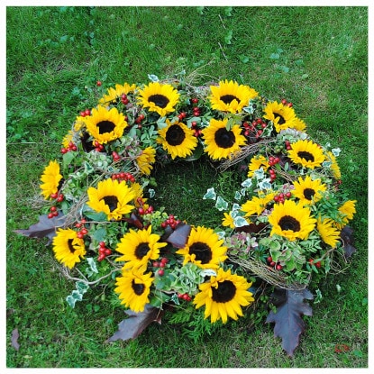Trauerkranz mit Sonnenblumen