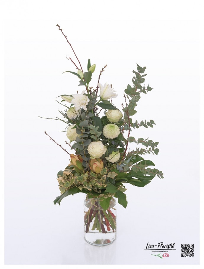 Trauerstrauß mit Leucodendron, Chrysanthemen, Rosen, Lilien, Eukalyptus und Efeu
